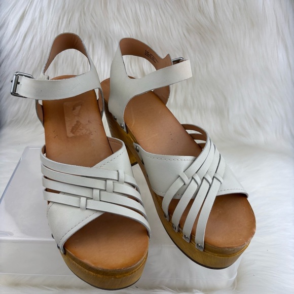 FRYE AND CO. Greta Clogs Platform Sandals with Woven Straps - Picture 1 of 12